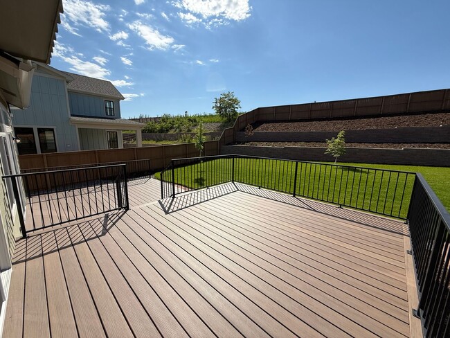 Building Photo - 818 Spyglass Cir