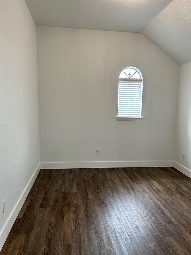 Building Photo - 1374 Red Stag Pl