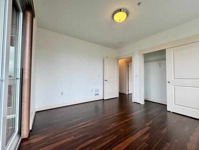 Building Photo - Starpoint Condominiums ~ Issaquah Highlands