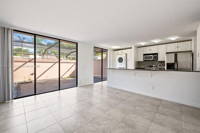 Building Photo - 1017 NW 124th Ave