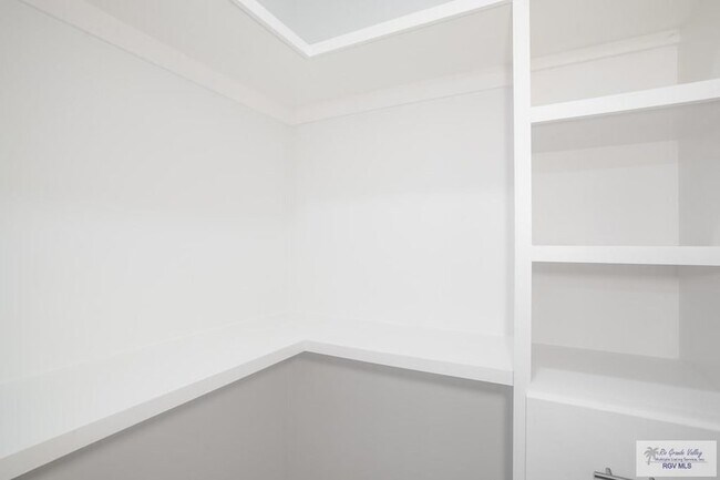 Building Photo - 3604 Hidalgo Cir