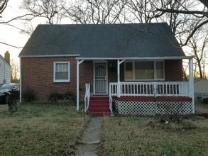 Building Photo - 342 Poplar St