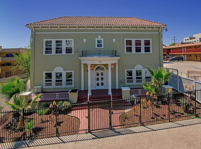 Building Photo - west415