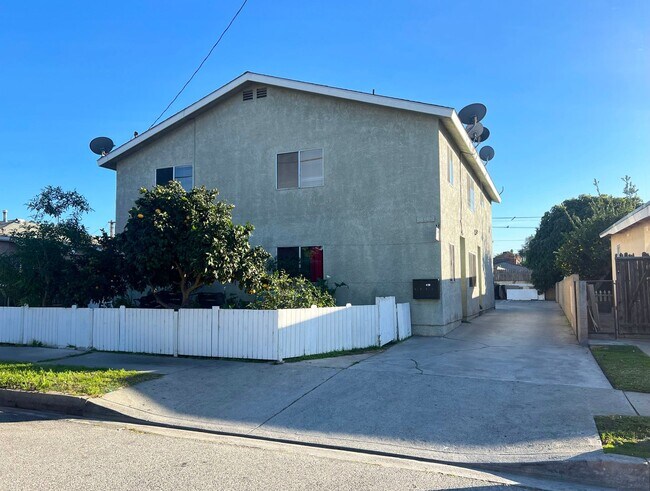 Building Photo - 1618 259th St