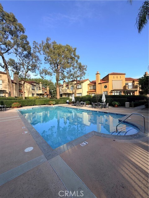 Building Photo - 705 Bay Hill Dr