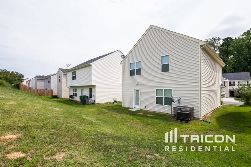 Building Photo - 4848 Magnasco Ln