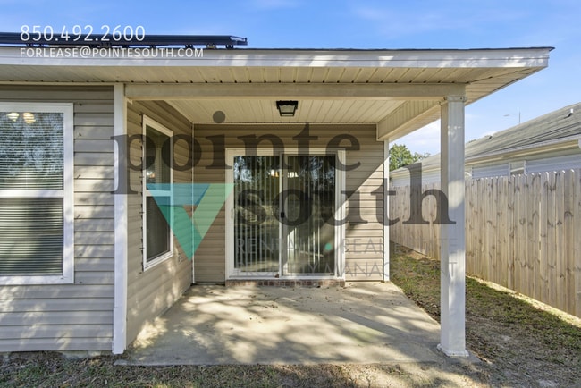 Building Photo - 8105 Nalo Creek Loop