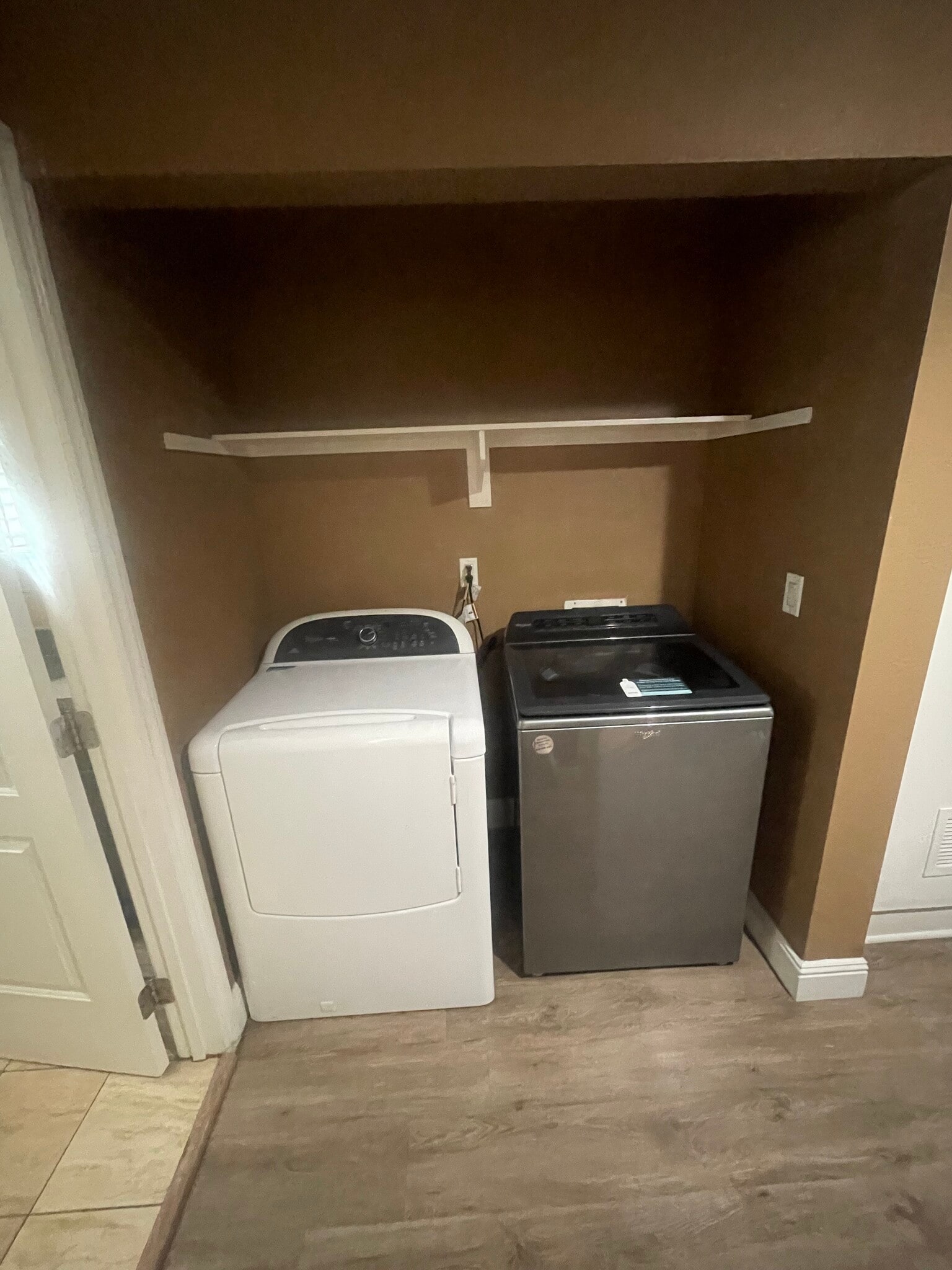 Building Photo - 515 W Gardena Blvd