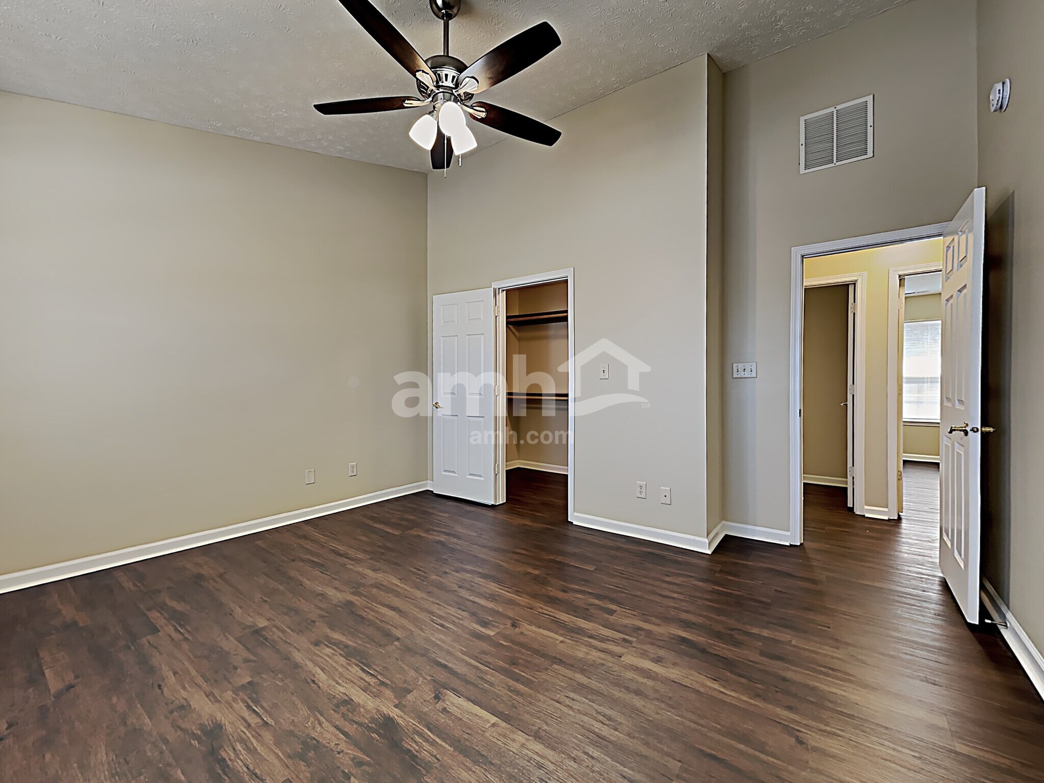 Building Photo - 4803 Oakton Way
