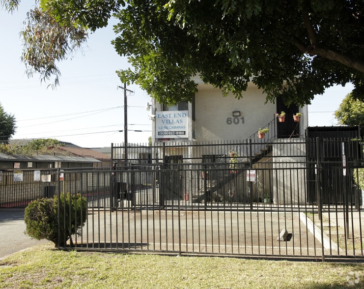 Gate - 601 North East End Ave