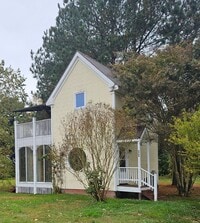 Building Photo - 6984 Mackenzie St