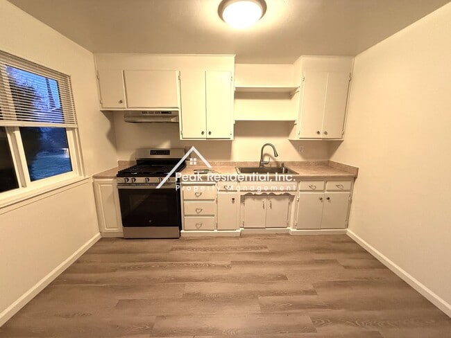 Building Photo - Wonderful 2bd/1ba Wheatland Duplex!