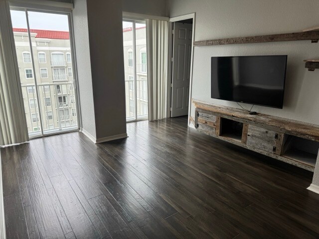 Building Photo - 700 S Harbour Island Blvd