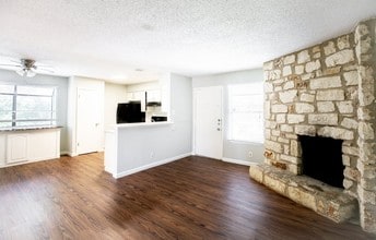 Building Photo - 9903 Roxanna Drive