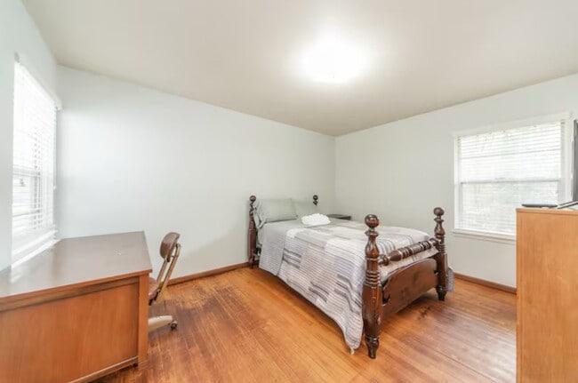 Building Photo - 5542 Turtle Creek Rd