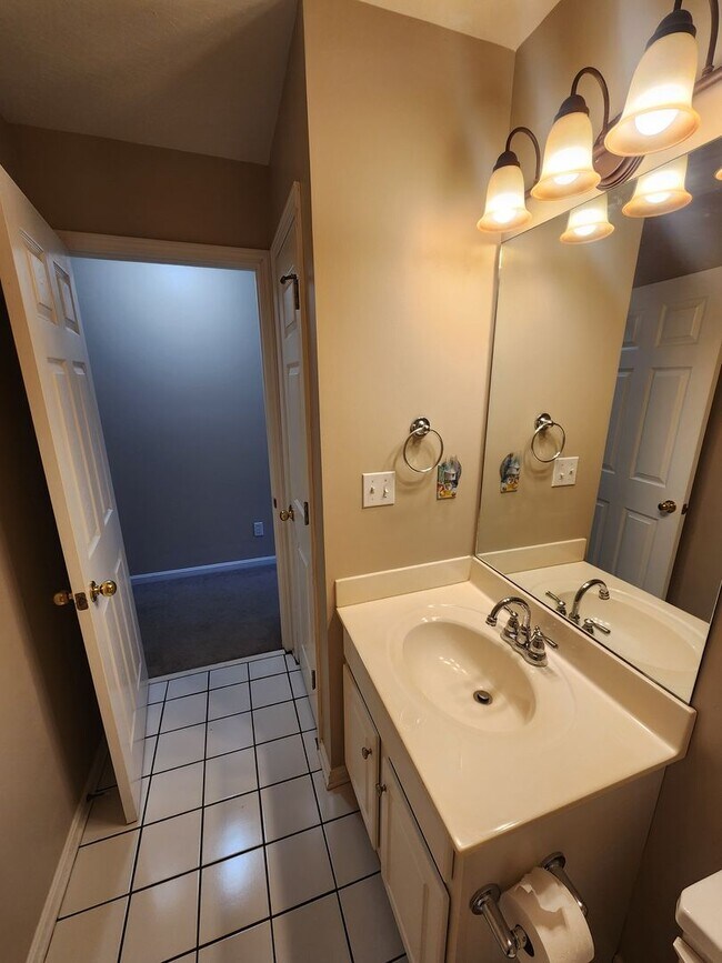 Building Photo - Spacious 3 bedroom 3 full bath condo for rent!!