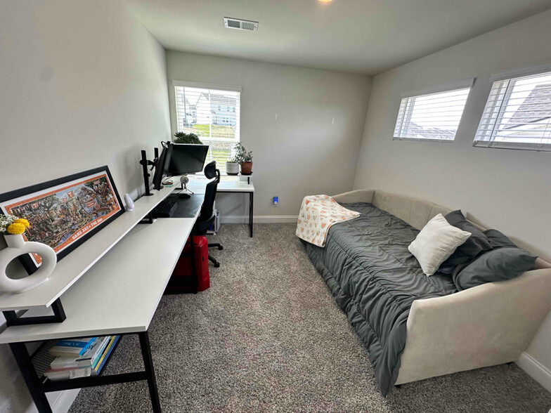 Building Photo - 4652 Ridge Bend Dr