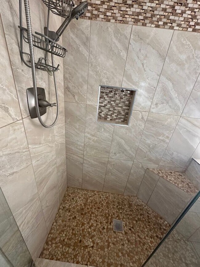 Building Photo - Gorgeous 4 bedroom Scottsdale home with POOL and 3 car garage