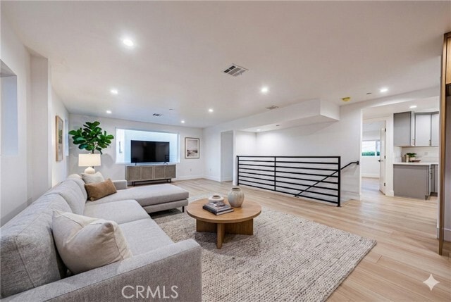 Building Photo - 1658 S Hayworth Ave