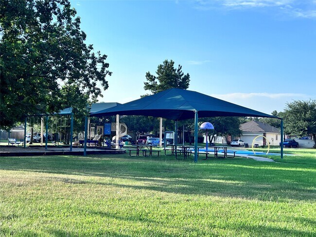 Building Photo - 11750 Pinemeade Ln