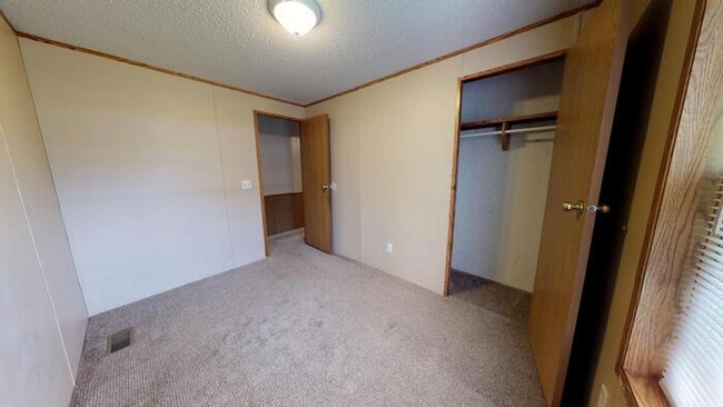 Building Photo - 138 American Ave