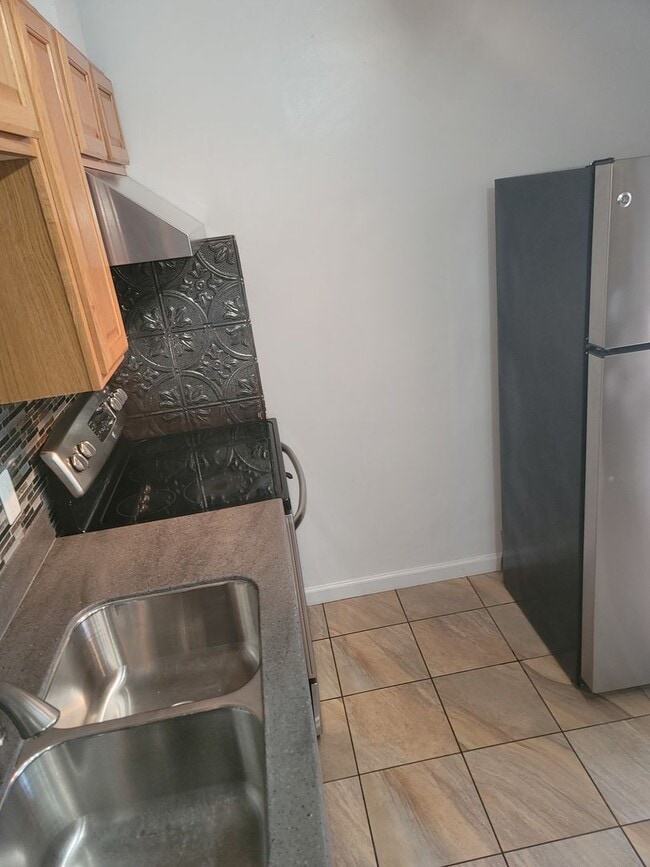 Building Photo - 3416 NE 80th St