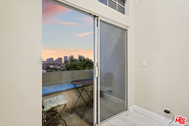 Building Photo - 10627 Ashton Ave