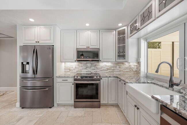 Building Photo - Secluded Annual Rental-  3 Bedroom 2 Bath Pool Home In Spanish Wells