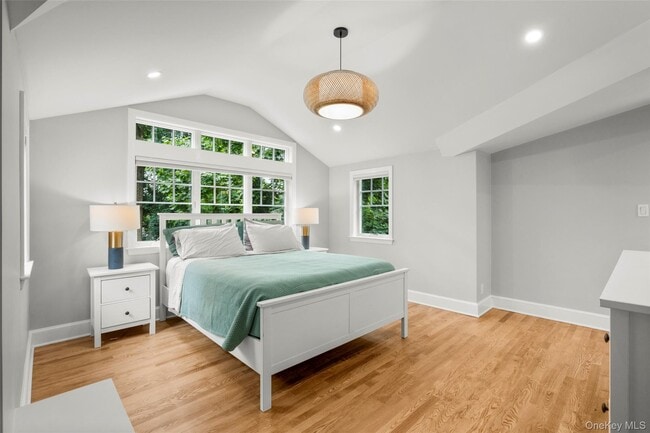 Building Photo - 42 Iselin Terrace