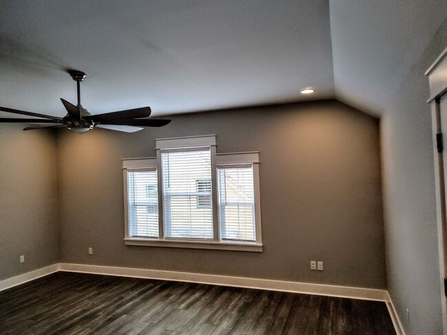 Building Photo - Great Carriage House in Southwood