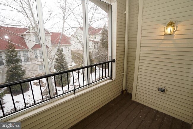 Building Photo - 2115 Ganton Green