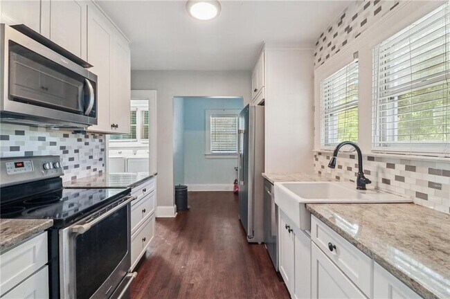 Building Photo - 2649 Jefferson Terrace