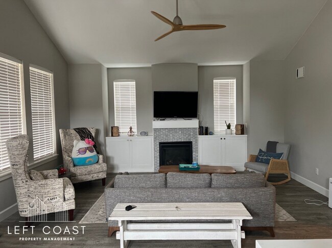 Building Photo - 4154 SE Inlet Ave