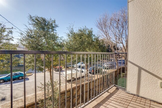 Building Photo - 4211 Rawlins St