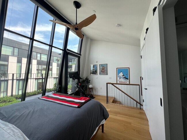Building Photo - Trendy 1 Bedroom + den in Truxton Circle| Water included!