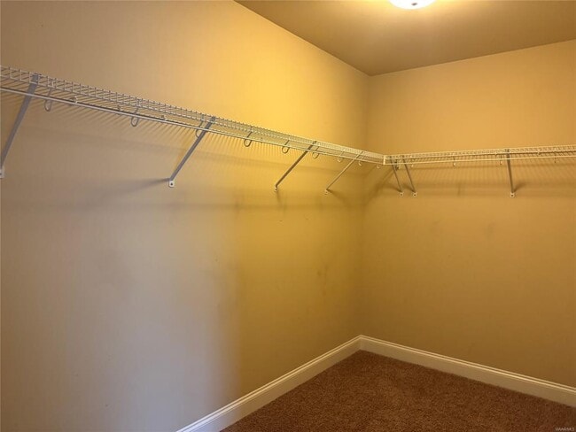 Building Photo - 436 Sydney Dr N