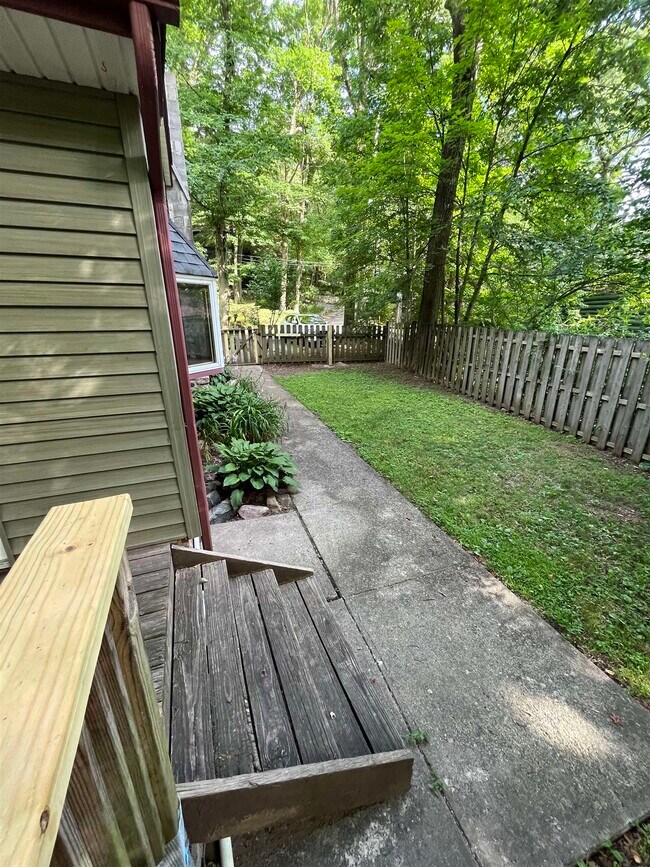 Building Photo - 56 E Park Dr