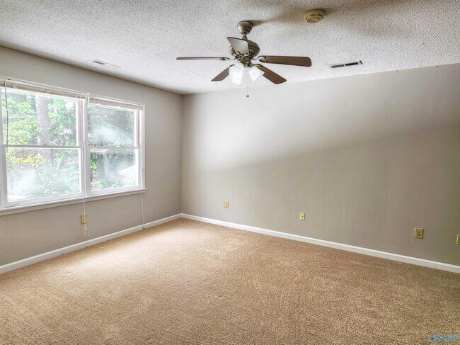 Building Photo - 1815 Shellbrook Dr NW