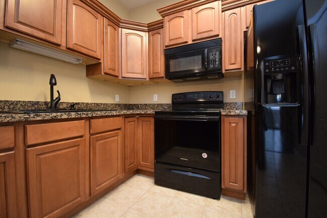 Building Photo - Great 2 Bed 2 Bath Unit in Millcreek!!!