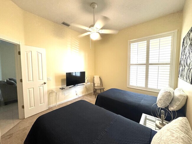 Building Photo - 2871 SW Brighton Way