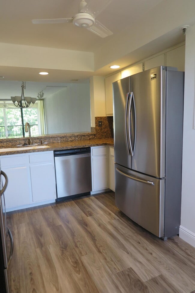 Building Photo - 6562 Boca Del Mar Dr