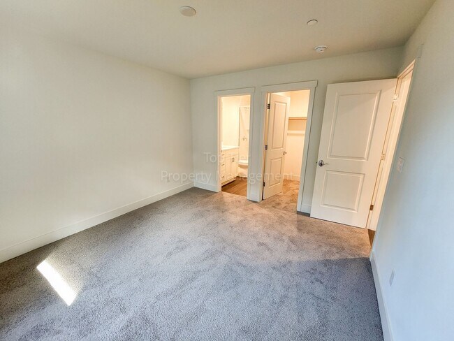 Building Photo - Newer Townhome at Penny Lane in Concord, 2...