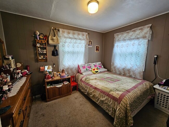 Building Photo - 454 S Des Plaines St