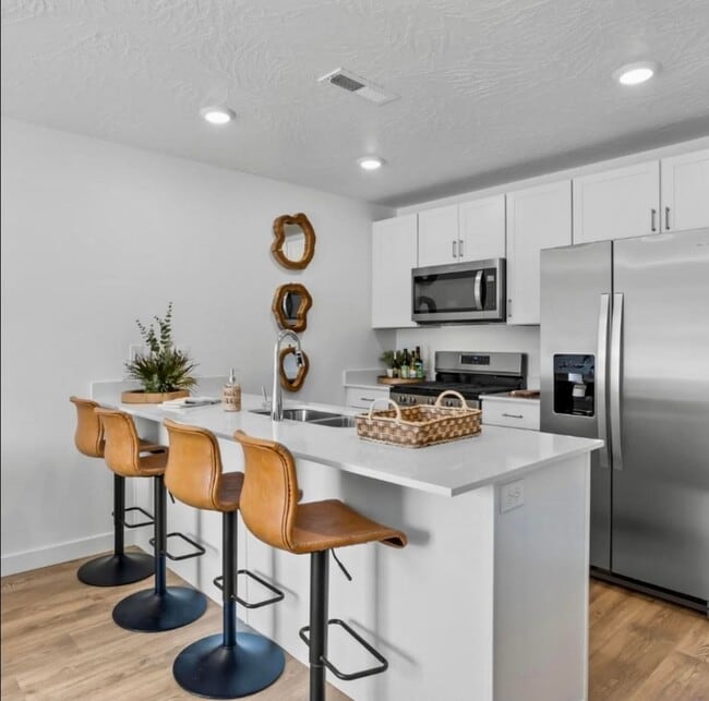 Primary Photo - 3-Bedroom Home in Long Valley with Access ...