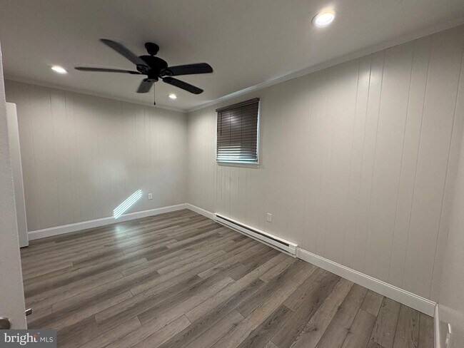 Building Photo - 1056 Dual Pl