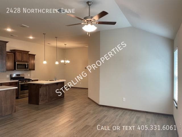 Building Photo - 2428 Northcreek Ln