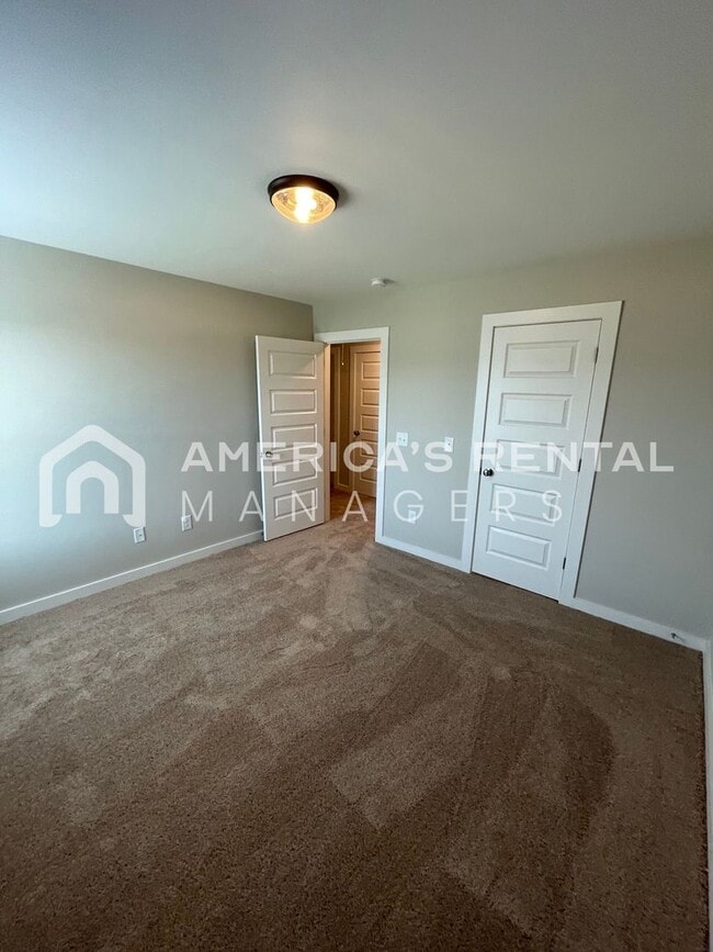Building Photo - 294 Shiloh Creek Dr