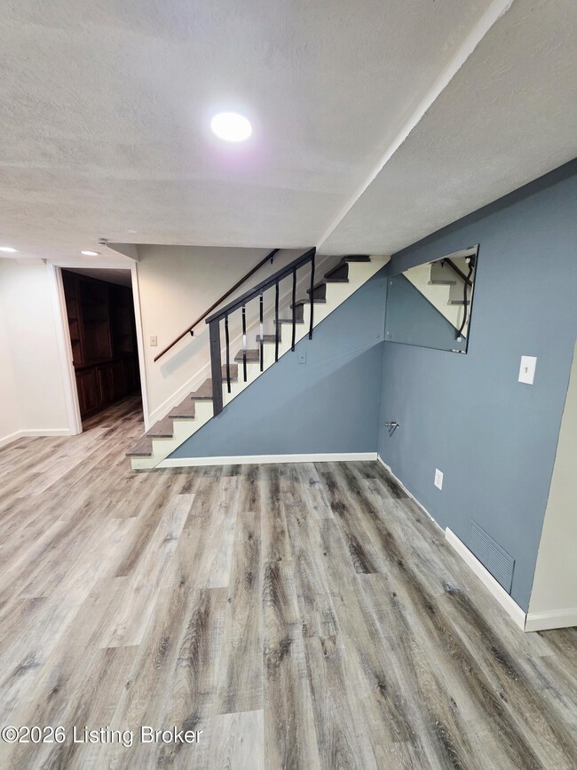 Building Photo - 8802 Nottingham Pkwy