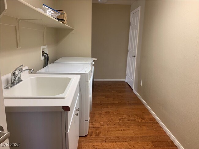 Building Photo - 11830 Portina Dr