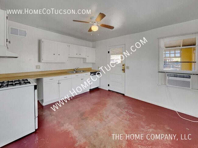 Building Photo - 1721 E Adelaide Dr